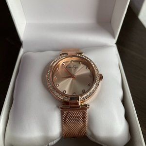 Jessica Simpson Rose Gold Watch.